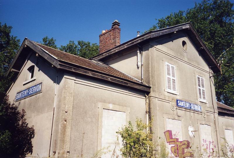 Gare intérieure de Santeny-Servon en Septembre 2002