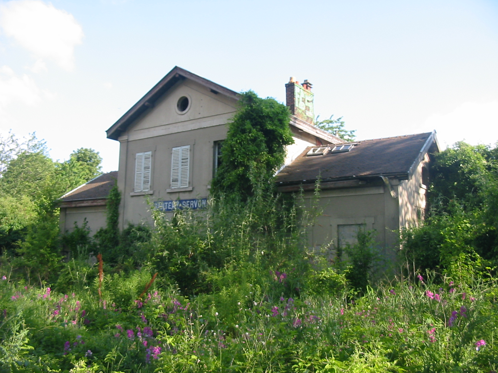 Vue de la gare de Santeny-Servon côté nord au 23 juin 2009